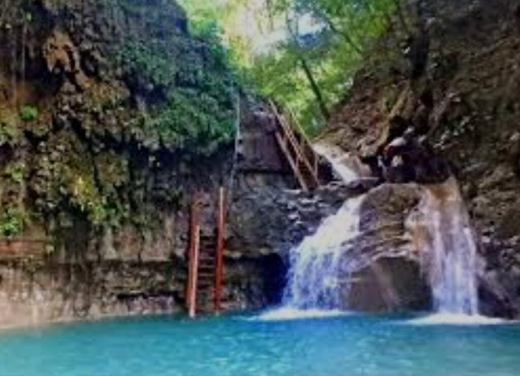 Aventura en las 27 Cascadas de Damajagua 2
